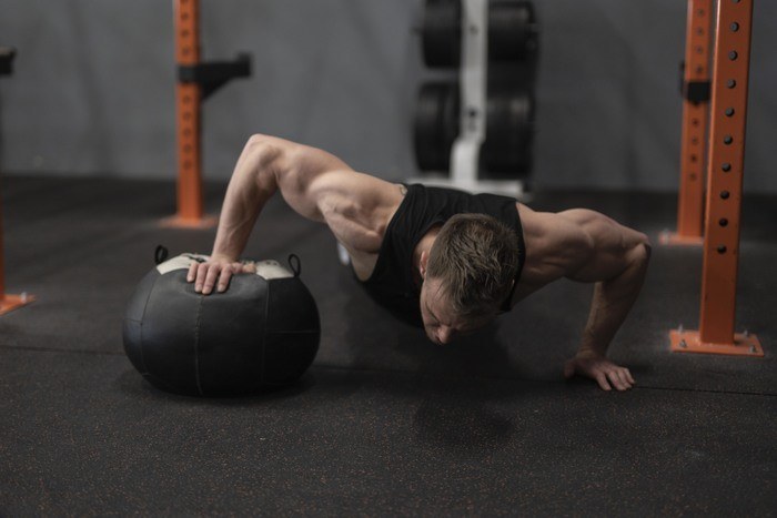 Rob Riches Side-to-side Medicine Ball Push Ups